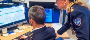 Pedopornografia online, arrestato un 28enne nel comasco: operazione della Polizia in tutta Italia