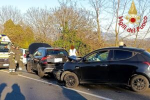 Incidente ad Albavilla: tre auto coinvolte, un ferito in ospedale