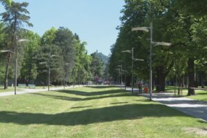 Giardini a Lago di Como, sindaco e assessori annunciano (sui social) la parziale riapertura