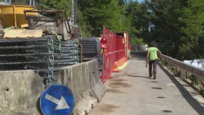 Civiglio, la strada riapre a senso unico: 51 giorni di pioggia, prorogato il termine del cantiere