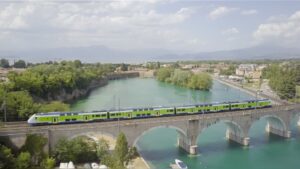 I treni verso le mete turistiche lombarde: i laghi le destinazioni preferite dai viaggiatori