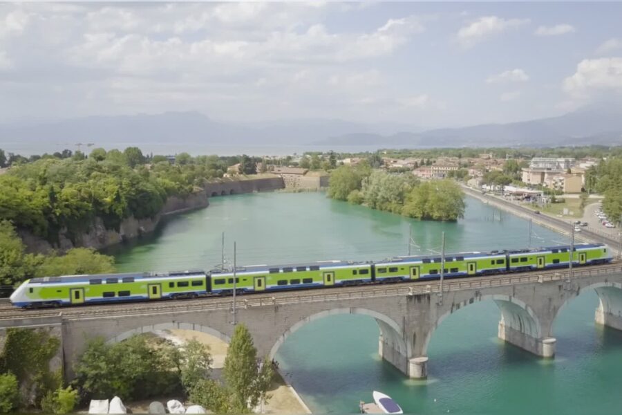 10073 I treni verso le mete turistiche lombarde i laghi le destinazioni preferite dai viaggiatori 1779379475