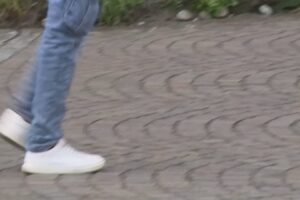 Baby rapinatore in azione a Luisago. A 13 anni minaccia con una bottiglia un 19enne per derubarlo