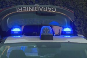 Baby rapinatore in azione a Luisago. A 13 anni minaccia con una bottiglia un 19enne per derubarlo