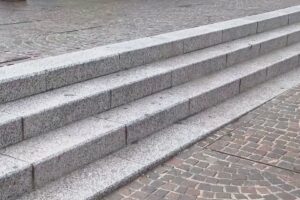 Barriere architettoniche sul lungolago, bocciata la mozione. Azione: “Arretramento culturale”. Pd: “Non ci sorprende”