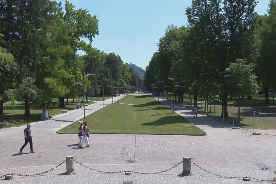 10191 Giardini a Lago il Comitato contro il Comune. Rapinese Mafalda di Savoia fa schifo presto un int 1779534357