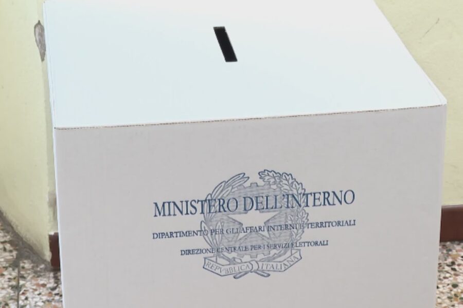 10285 Elezioni amministrative nel Comasco ieri sera alle 23 affluenza al 3711. Si vota fino alle 15 1779698607