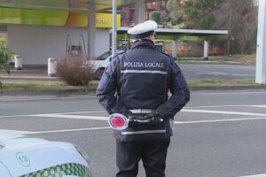 Monopattini indisciplinati e sosta selvaggia, i dati di marzo e aprile della polizia locale di Como