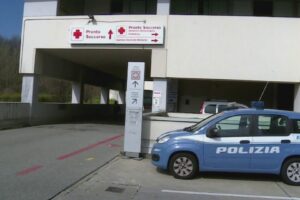 Sotto l’effetto di droga danneggia il pronto soccorso, denunciato 49enne