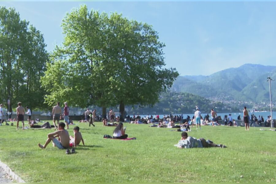 10384 Estate in anticipo sul Lario termometro fino a 35 gradi. Caldo eccezionale per il periodo 1779798304