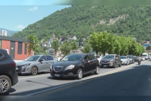 Lavori sul lungolago e traffico paralizzato: 40 minuti da Blevio a Como. Regina sorvegliata speciale