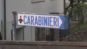 I cani fiutano la droga nascosta in casa, 48enne arrestato dai carabinieri