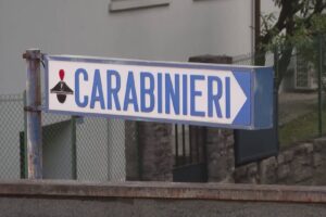 I cani fiutano la droga nascosta in casa, 48enne arrestato dai carabinieri