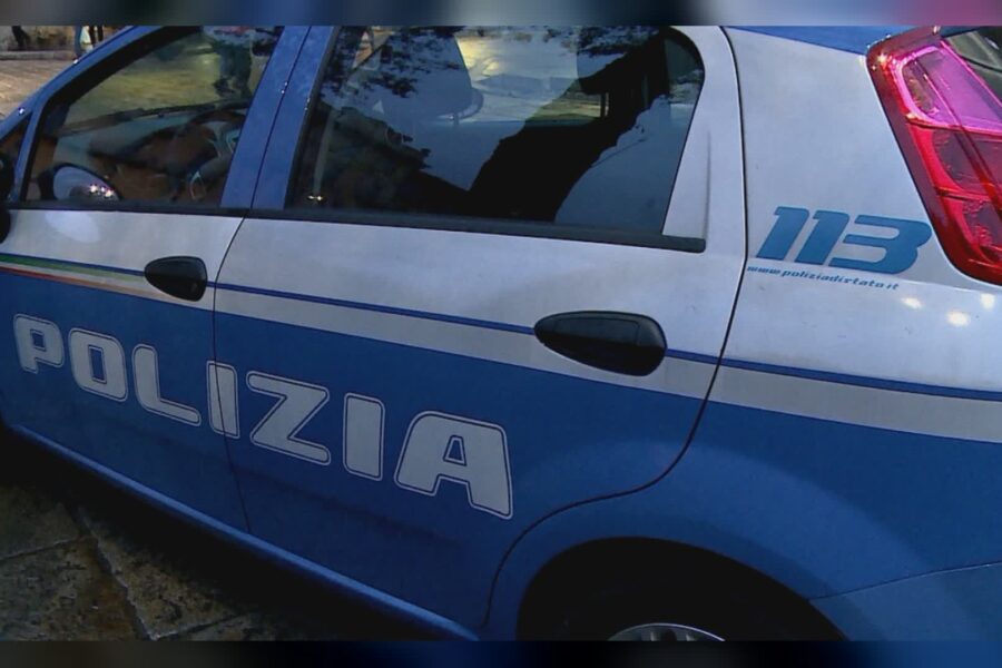10682 Como aggredisce i poliziotti e il personale sanitario denunciato un 49enne italiano 1780134701