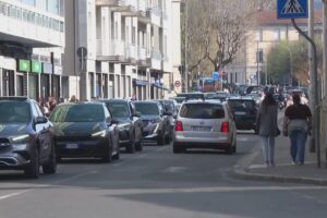 Il sondaggio di Etv, i problemi dei comaschi: traffico, viabilità, sosta e turismo di massa