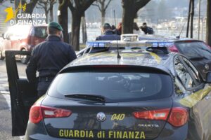 Caro carburanti, controlli delle fiamme gialle. Multati quattro benzinai