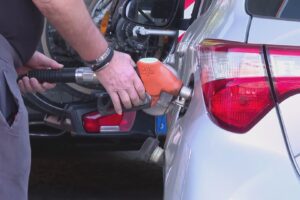 Dal 2 maggio diminuisce lo sconto per la benzina. I gestori: “Vendite crollate”