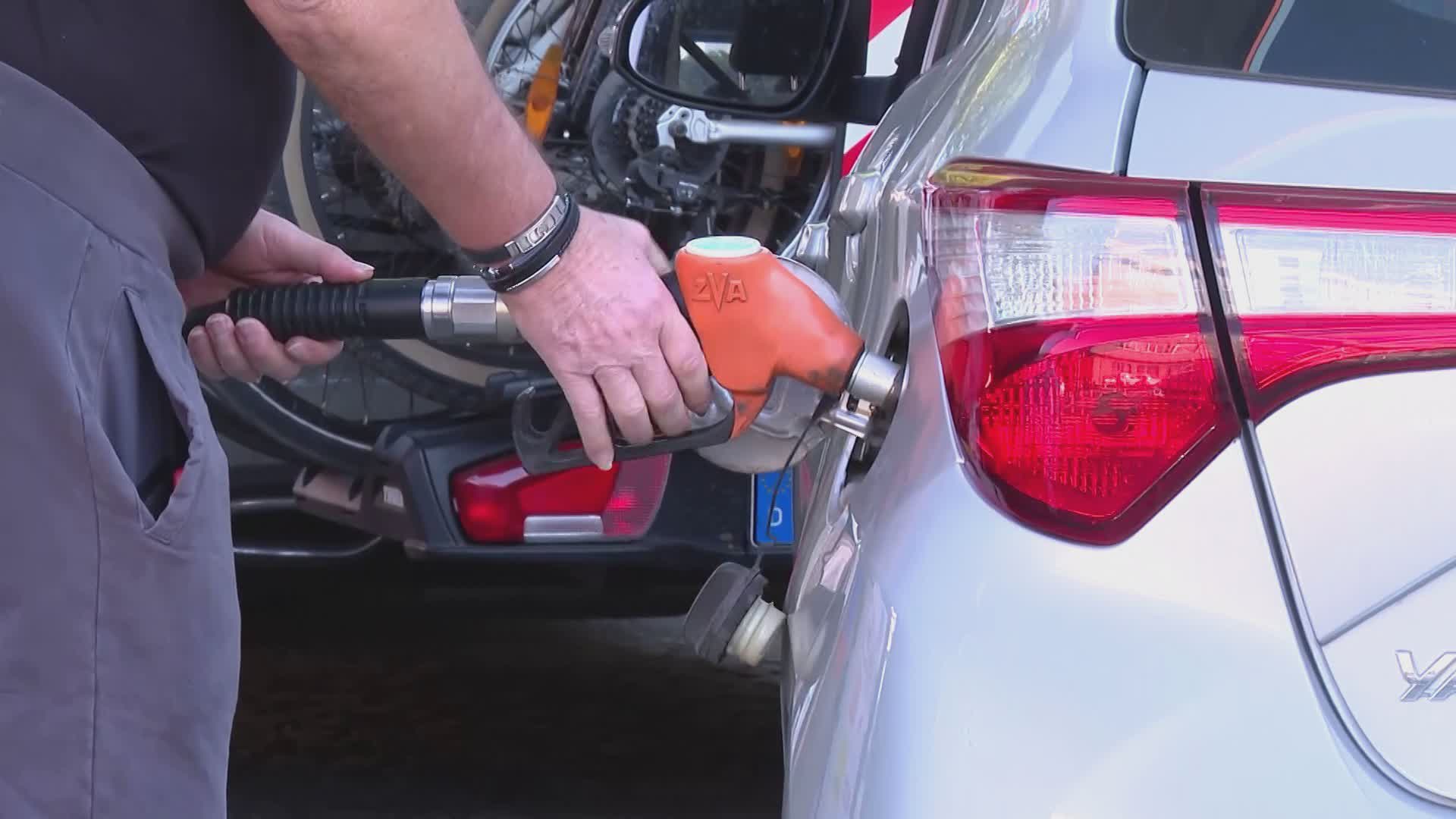 Dal 2 maggio diminuisce lo sconto per la benzina. I gestori: “Vendite crollate”
