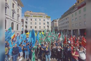 Primo maggio, in piazza Perretta a Como la manifestazione unitaria di Cgil, Cisl e Uil