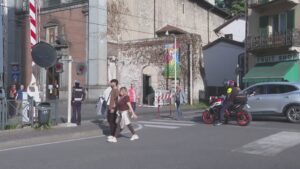 Passaggio a livello Viale Lecco sbarra abbattuta