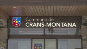 Crans-Montana, la Svizzera fa un passo indietro: “Il Paese non invierà più copie delle fatture”
