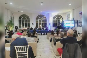 Como e il turismo: “Risorsa da gestire”. Dibattito sulla vocazione della città allo Yacht Club