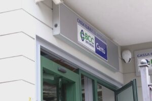 Assalto al bancomat nella notte a Cermenate. Un boato e ingenti danni