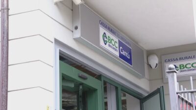 Assalto al bancomat nella notte a Cermenate. Un boato e ingenti danni