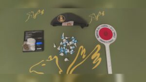 Spaccio di droga, trovati 30 involucri di cocaina in un’auto a noleggio a Merone