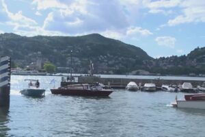 Un lago di affari, l’oro blu di Como. Gite in barca, un business che fa gola anche all’estero
