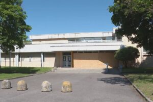 Muggiò, ragazzini nella piscina abbandonata. Denunciati due 16enni