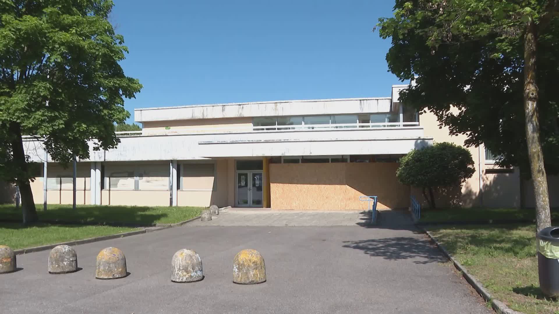 Muggiò, ragazzini nella piscina abbandonata. Denunciati due 16enni