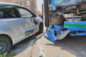 Scontro tra un autobus e un’auto tra Solbiate e Albiolo, sei feriti