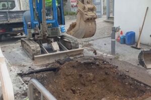 Voragine e strada chiusa a Vighizzolo da una settimana, avviati i lavori