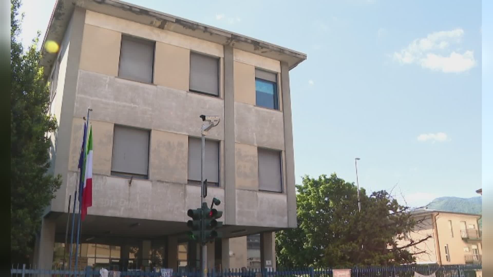 Chiude la primaria di Ponte Chiasso, Molinari (FdI): “Manca il coraggio di investire nei quartieri più difficili”