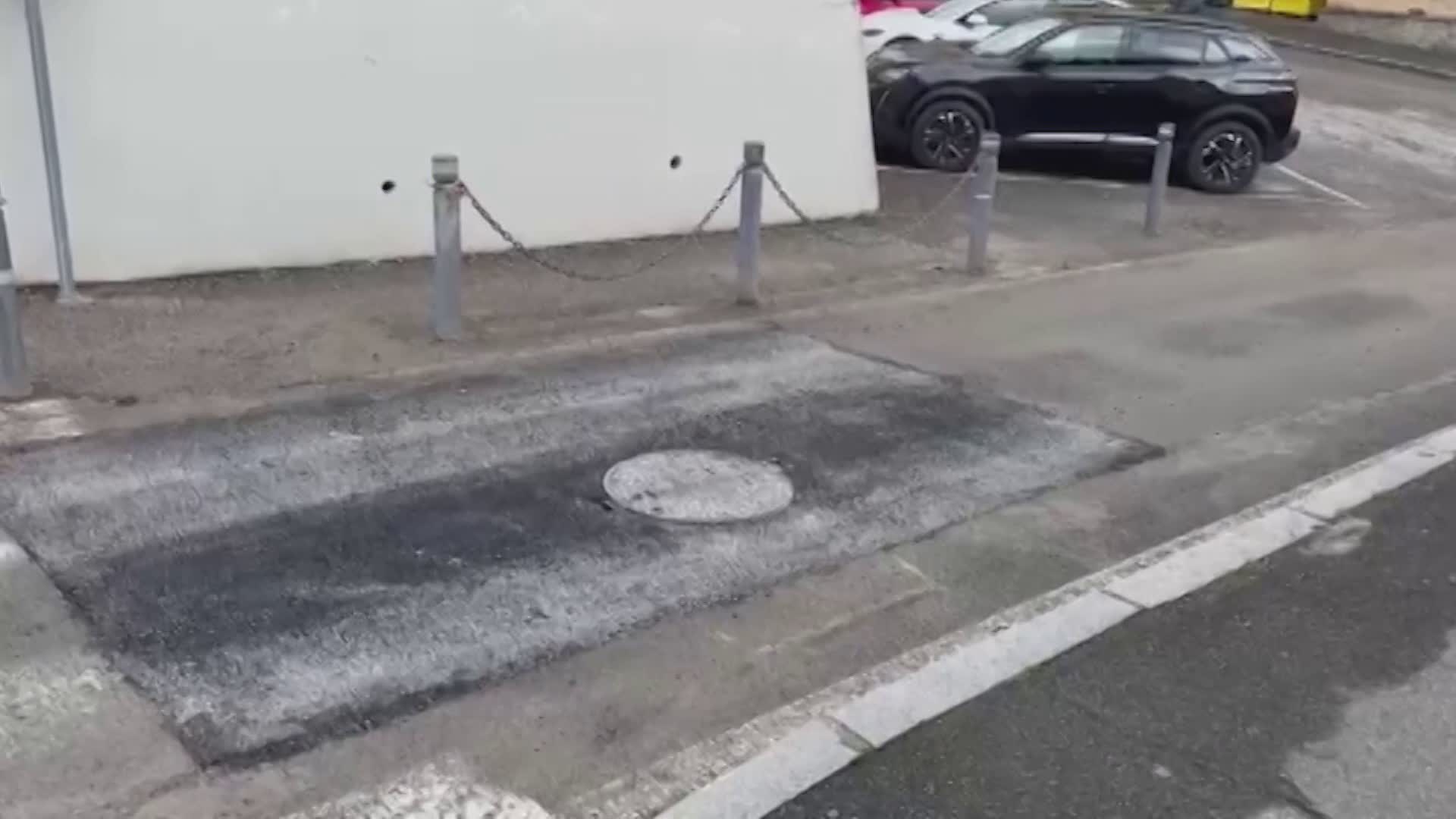 Chiusa la voragine a Vighizzolo, riaperta la strada in centro
