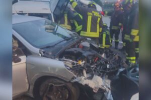 Maxi incidente all’alba sull’autostrada A9: tra i cinque feriti un bambino di un anno