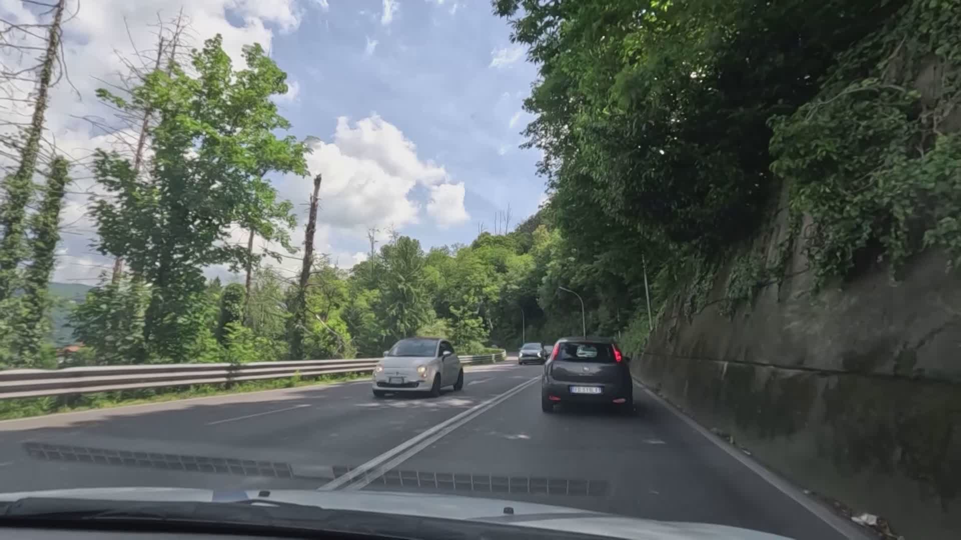 Senso unico alternato in via Oltrecolle a Como fino al 24 maggio