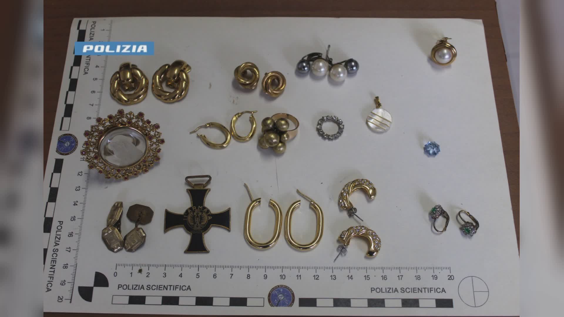 In trasferta da Napoli a Como, scoperto con la refurtiva poco dopo la truffa alla 90enne. Arrestato