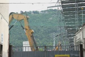 Stadio,  demolita la curva con i tubolari. Da lunedì  i lavori per le fondazioni speciali
