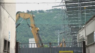 Stadio,  demolita la curva con i tubolari. Da lunedì  i lavori per le fondazioni speciali