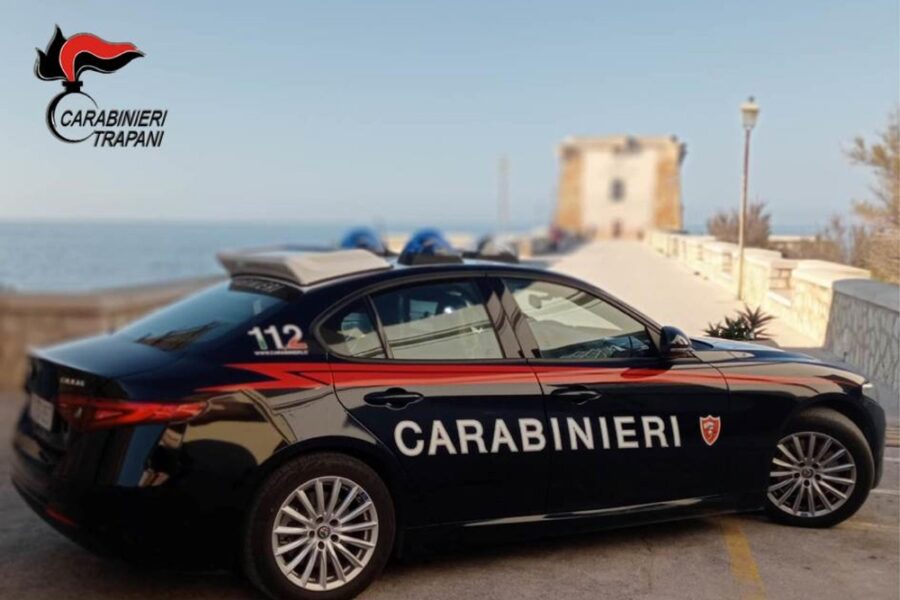 Il docente è rimasto illeso