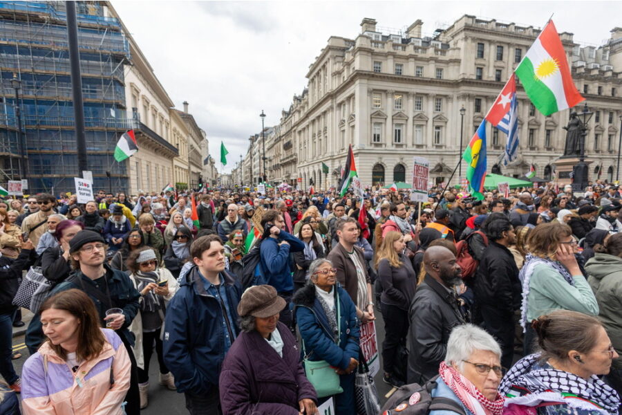 ANSAA-migliaia-a-Londra-per-le-manifestazioni-di-estrema-destra-e-Propal-31-arresti