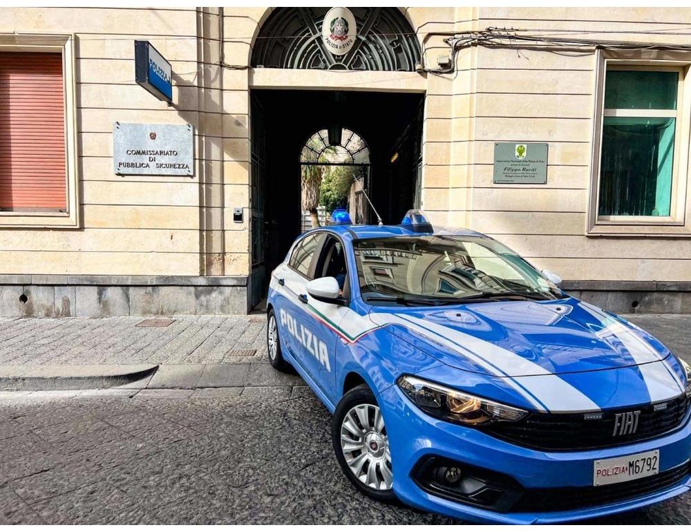 Abusi su una bambina, arrestati la madre e il suo compagno