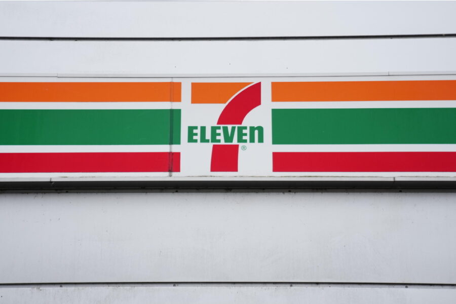 Aveva 93 anni. Fondò il primo convenience store nel 1974