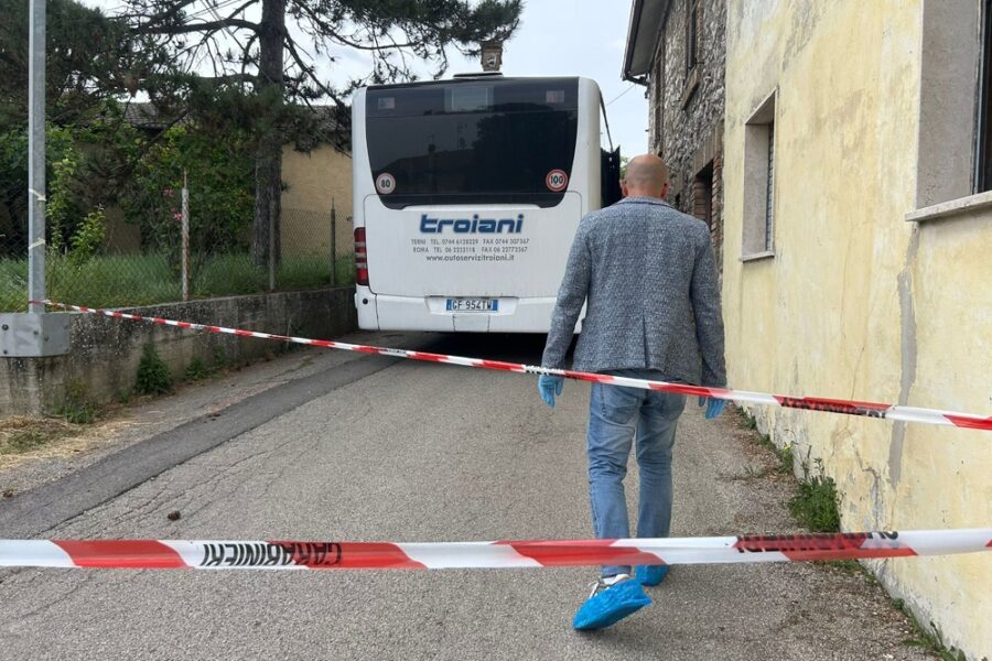 La donna ancora in condizioni molto gravi all'ospedale di Terni