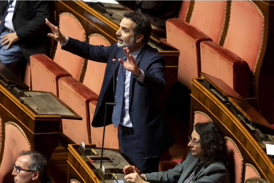 "La maggioranza prima faccia tabula rasa anche del premierato"