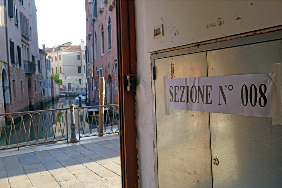 ANSAAlle-12-affluenza-al-voto-per-le-amministrative-poco-sotto-il-15