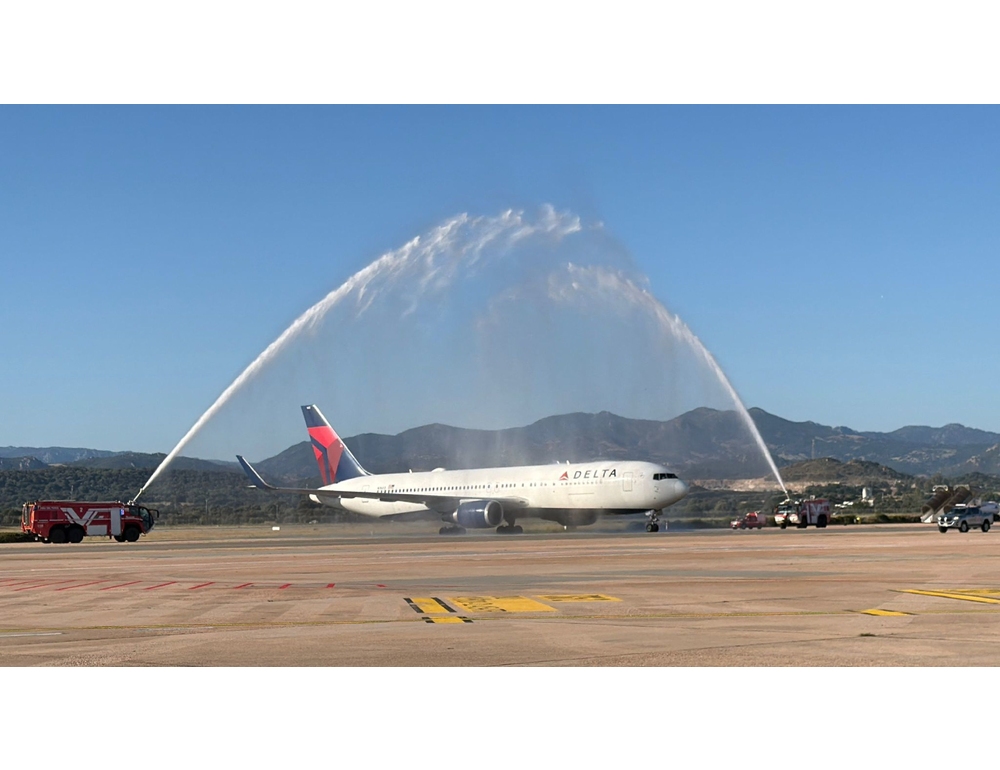 Atterrato all’aeroporto di Olbia il primo volo diretto da New York