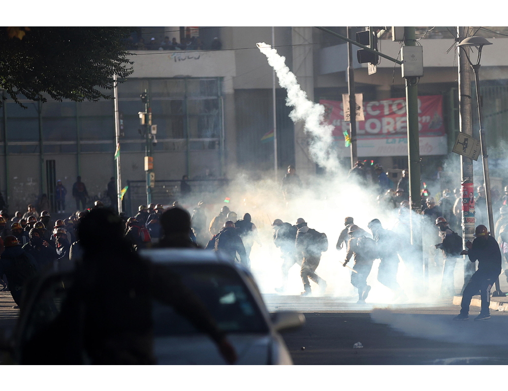Bolivia, proteste e blocchi assediano La Paz: governo sempre più fragile